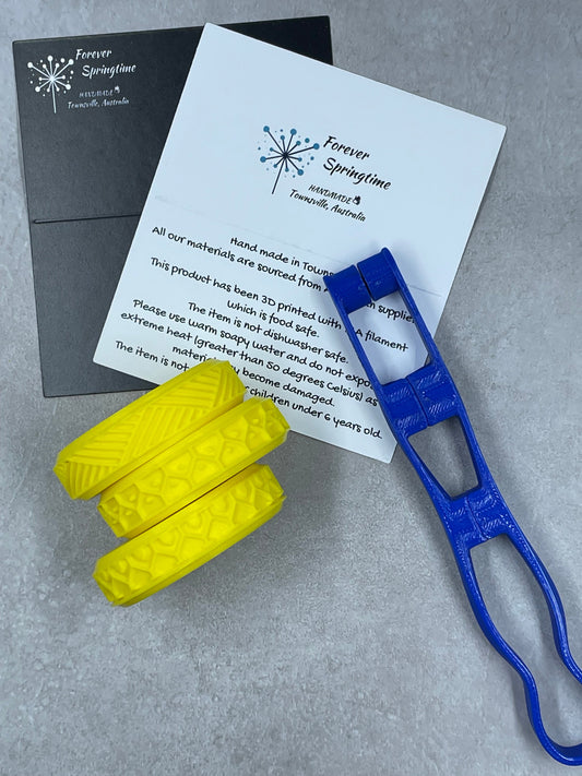 ROLLER WHEEL 'New Zealand C' 3 wheels with handle: Art, Baking, Craft